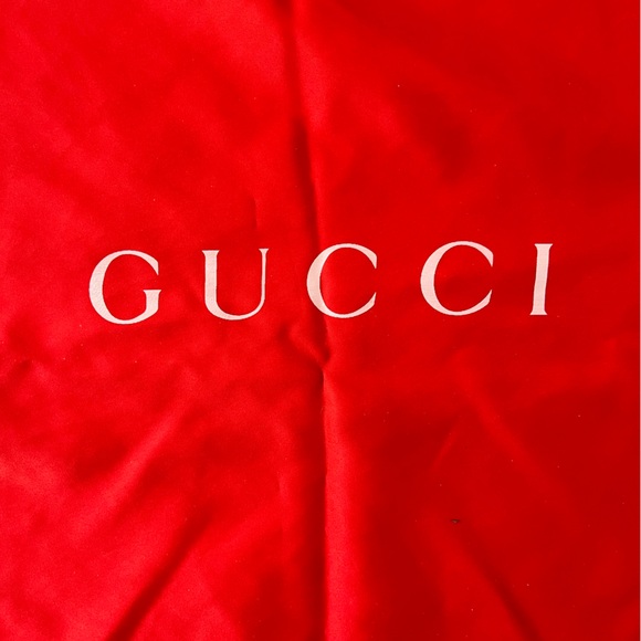 Gucci Red dust cover bag with drawstring Logo 18” x 24” tag Gucci made in Italy - Picture 4 of 7